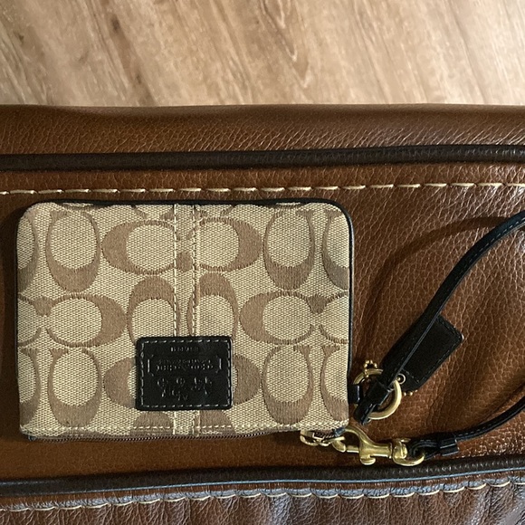 Cute authentic Coach cross body 2 tone with coach brown monogram and blue. - Picture 8 of 11